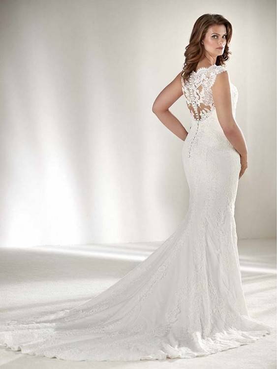 Amour Lace Wedding Gown Ivory Womens Plus Size