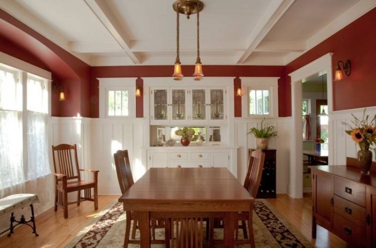Small Classic Victorian Dining Room