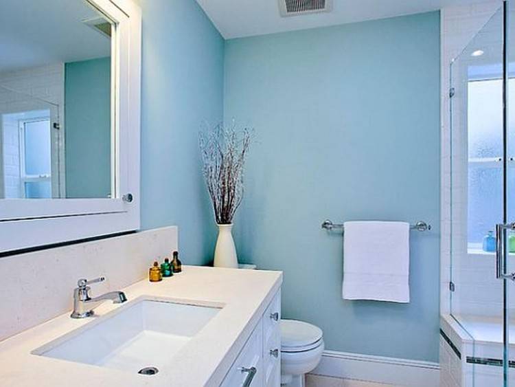 blue bathroom decor