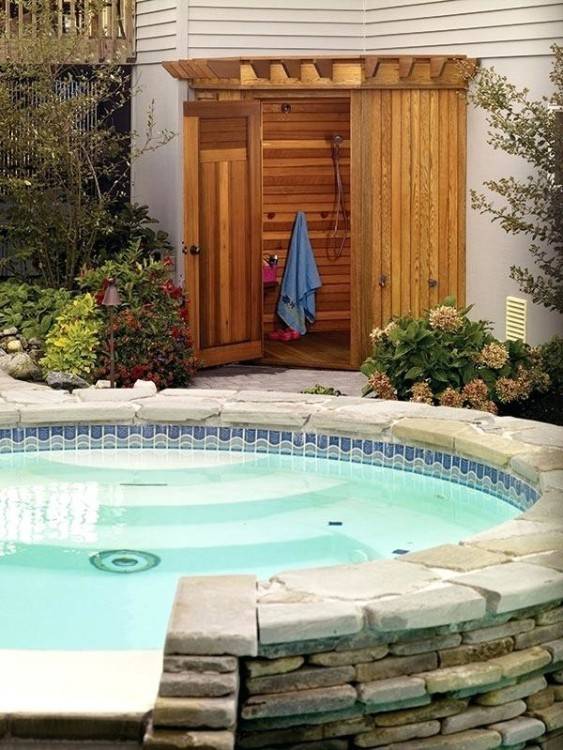 Here are 10 DIY outdoor shower ideas that you can make yourself