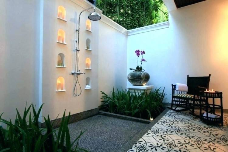 Outdoor Showers + Baths :: Boho Home :: Bathroom :: Tropical :: Beach Style :: :: Relax + Unwind :: Bathing Beauty :: Natural Space :: Discover more