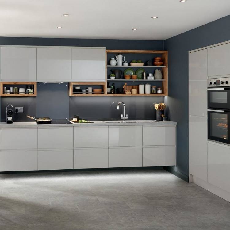 how glitzy and glamorous does Jo's new kitchen splashback look #designtiles #kitchensplashbacks | | KITCHEN SPLASHBACKS | | Pinterest | Kitchen, Splashback