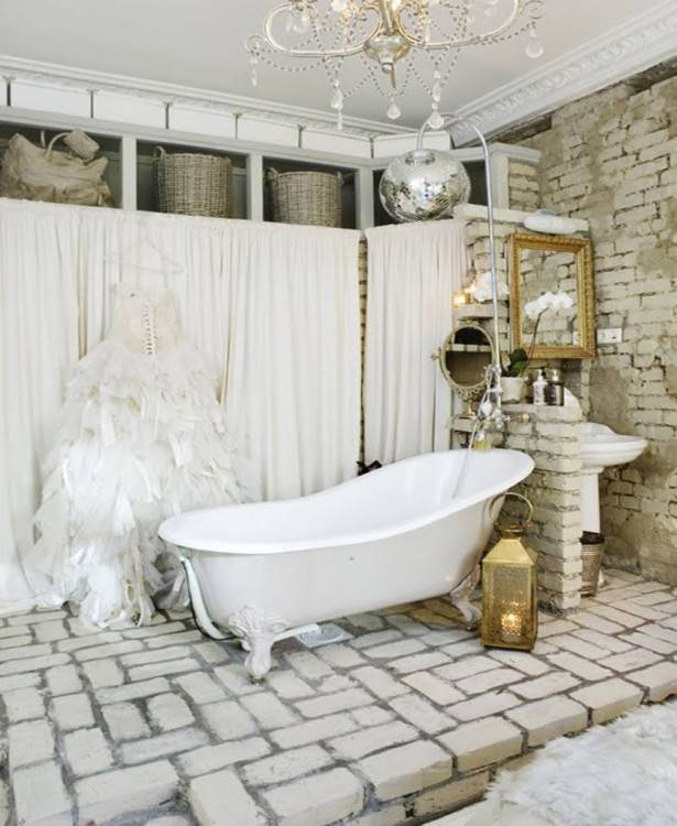 antique bathroom decor