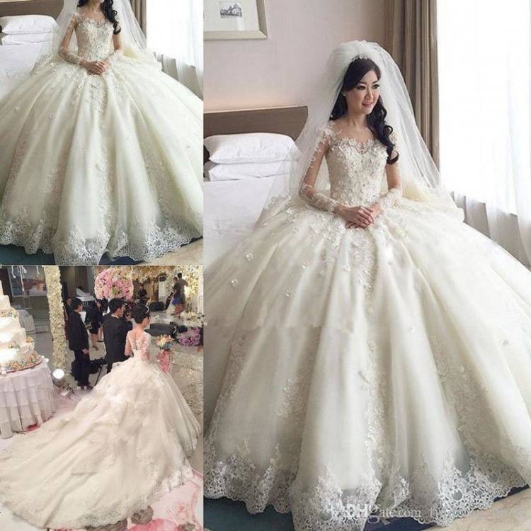 Dominiss Wedding Dress 2017