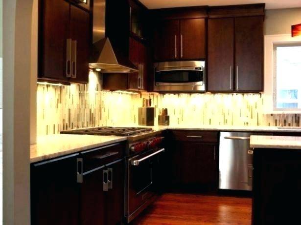 white gloss kitchen cabinets