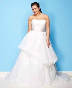 Wedding Dresses for Petite Curvy Brides