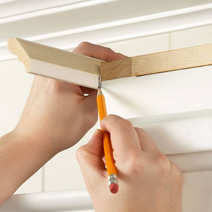 How to Install a Crown Molding to Kitchen Cabinets