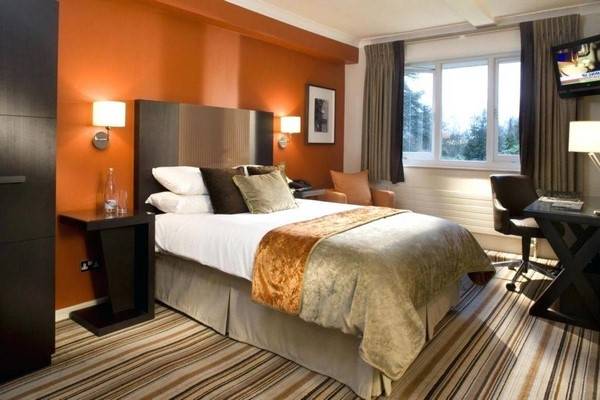 bedroom orange paint ideas