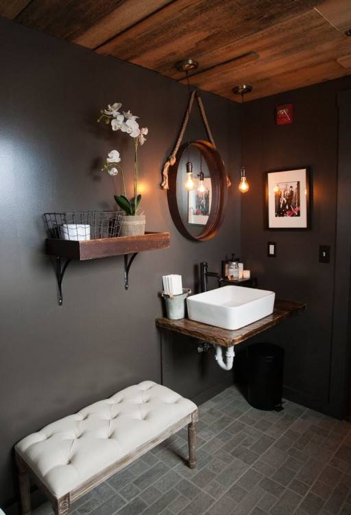 Photo 10 of 13 in Retreat in the Aspen Grove | MINIMALIST Design | Bathroom,  Minimalist bathroom και Modern bathroom