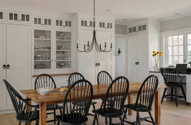 Talk about a transformation: a wall between the kitchen and dining room was opened up, improving both spaces