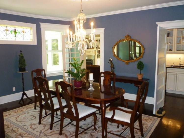 Transform your dining space from dull to dashing with decorative accents and art