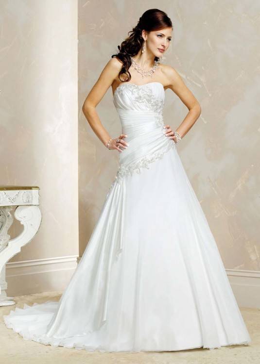 Pronovias 2012 Advance Bridal Collection—Make You Look Tall &Leggy