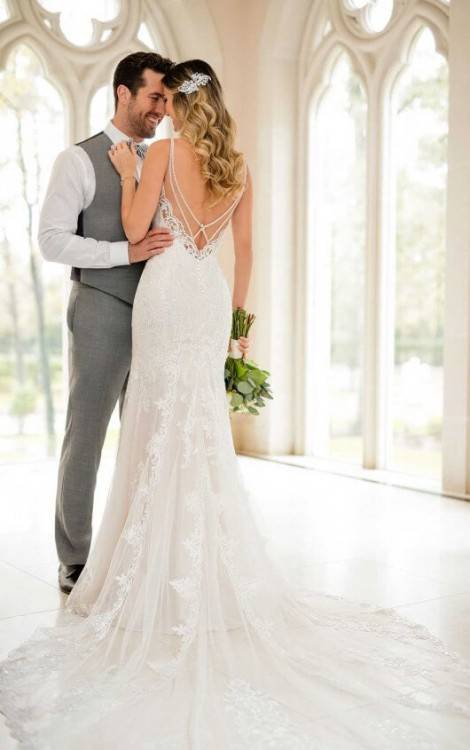 Sexy Backless Mermaid Wedding Dresses 2019 Spaghetti Straps Lace Appliques Garden Country Style Wedding Dress Cheap Bridal Gowns Taffeta Mermaid Wedding