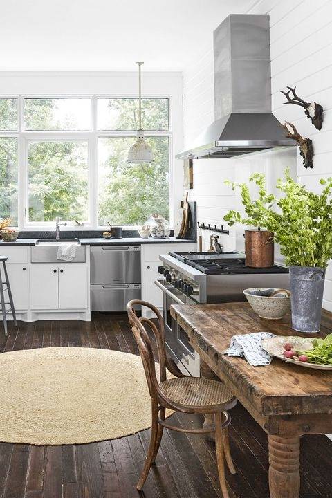 kitchen backsplash ideas with white  cabinets