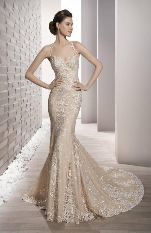 Check out more gorgeous dresses in our Maggie  Sottero wedding gown gallery ▻