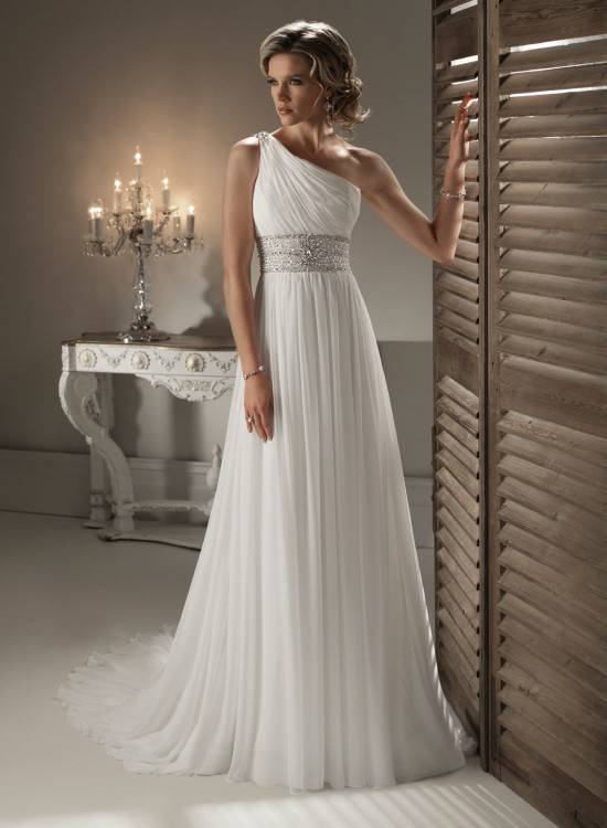 This chiffon gown features shining sequin top and long flowy skirt