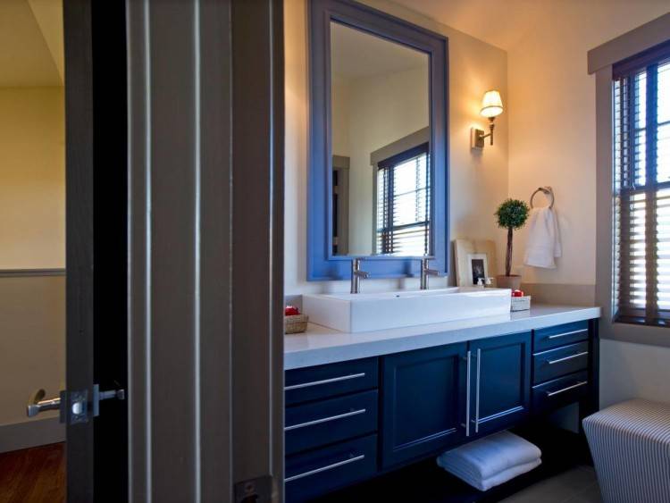 Good Looking Modern Bathroom Ideas With Brown Textured Ceramics Floor And White Ceramic Toilet Also Brown