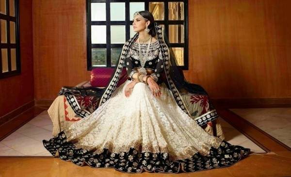 Newest White And Gold Muslim Wedding Dresses 3/4 Long Sleeve Ball Gown  Sheer Indian Styles Arabic Bridal Gowns Robe De Mariage W1618 Canada 2019  From