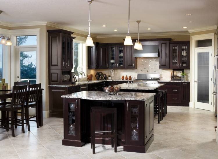 Transitional White Kitchen