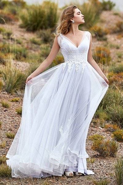 Emerald Bridal 8121 wedding dress