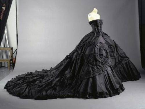 The best gothic style wedding dresses, review, photos & videos