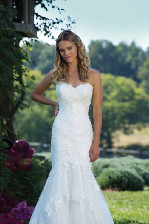Discount 2018 Vintage Country Style Wedding Dresses Bateau Strapless Sleeveless A Line Beach Bridal Gowns Long Sweep Train Wedding Gowns Online Wedding