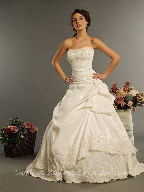 Bateau Lace Tulle Long Sleeve Ball Gown Wedding Dress With Keyhole