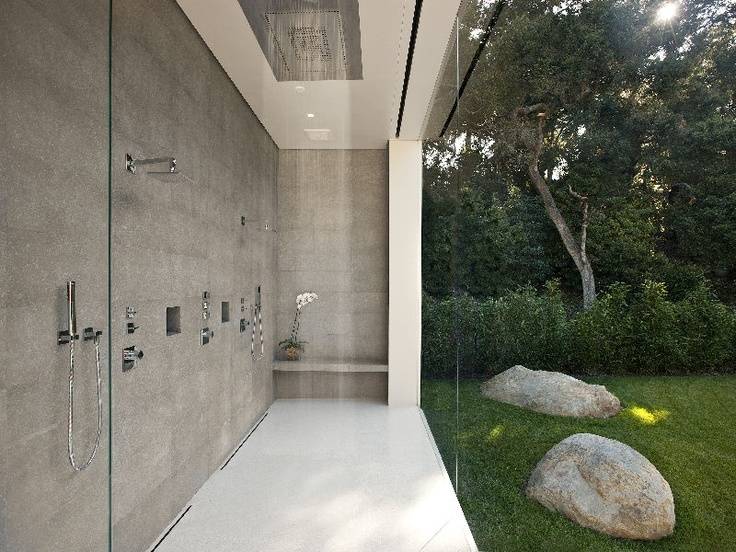 One outdoor garden shower design