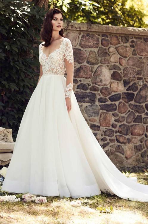 Luxury Lace Ball Gown Wedding Dresses Cap Sleeves Appliques Arabic Style Plus Size Wedding Dress Bridal Gowns Custom Made Ball Gown Prom Dress Ball Gown