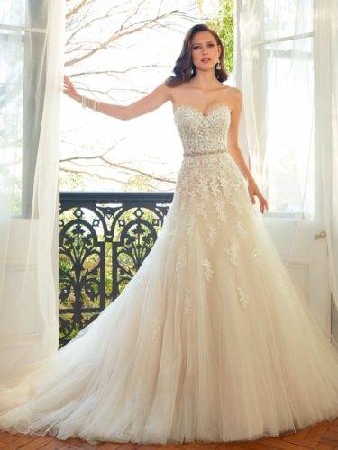 Best Bridal Gown Styles For Body Types Modern Wedding | Body