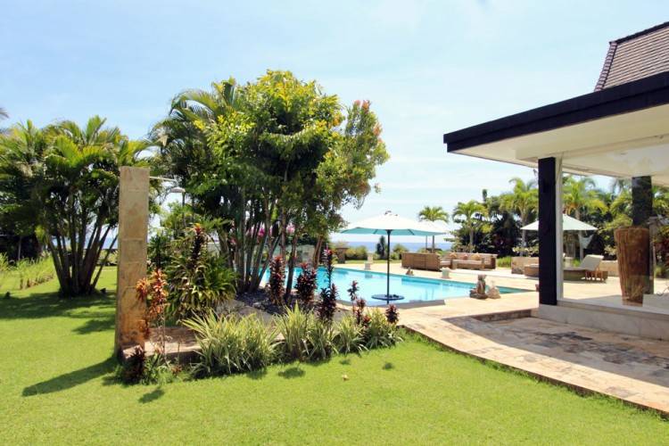 Bali Outdoor shower, The Royal Village at Kamandalu, Ubud, Bali