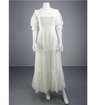 60s Wedding Dresses | 70s Wedding Dresses Amour Lace Wedding Gown Ivory  Womens Plus Size $288