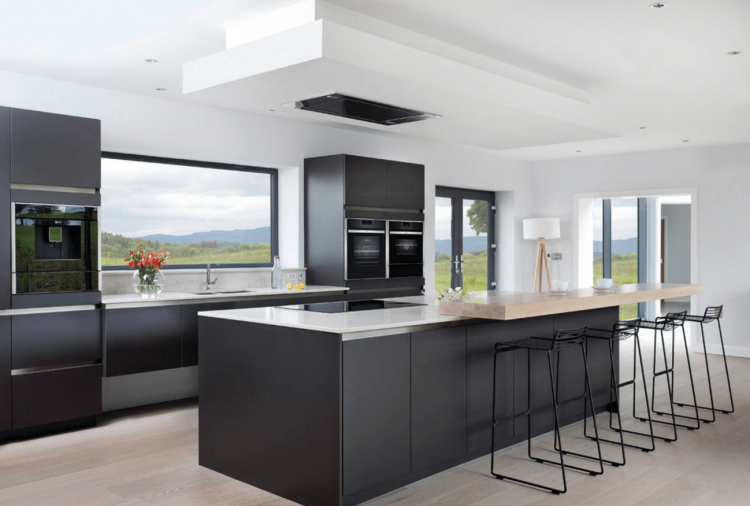 Modern black and white kitchen