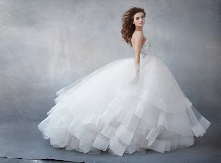 Strapless wedding dress