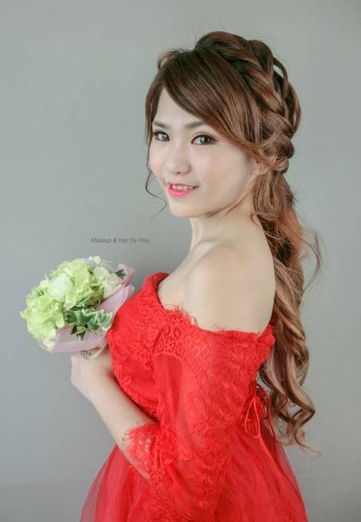 bride with fashion hairstyle