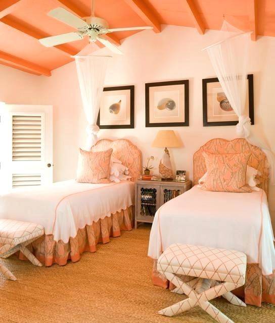 peach room decor