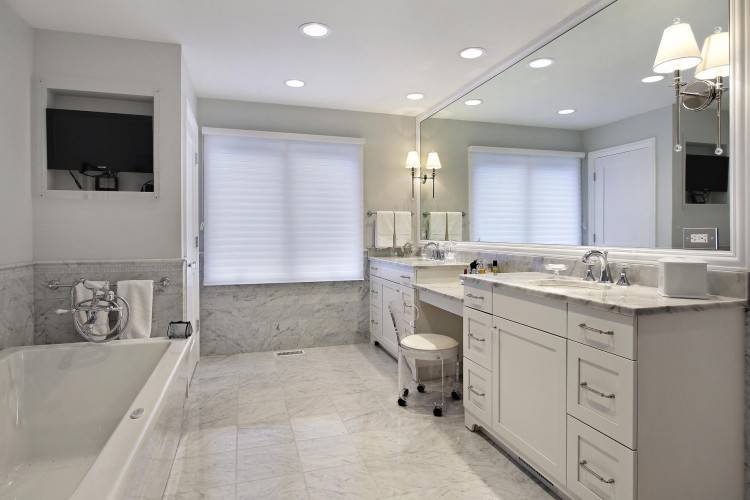 white master bathrooms