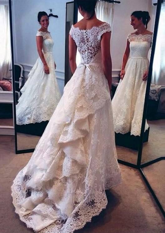 Show me the bustle on your lace fit and flare or mermaid dress « Weddingbee Boards I LOVE this bustle! | Weddings | Wedding dress bustle, Wedding,