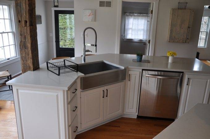 white quartz kitchens